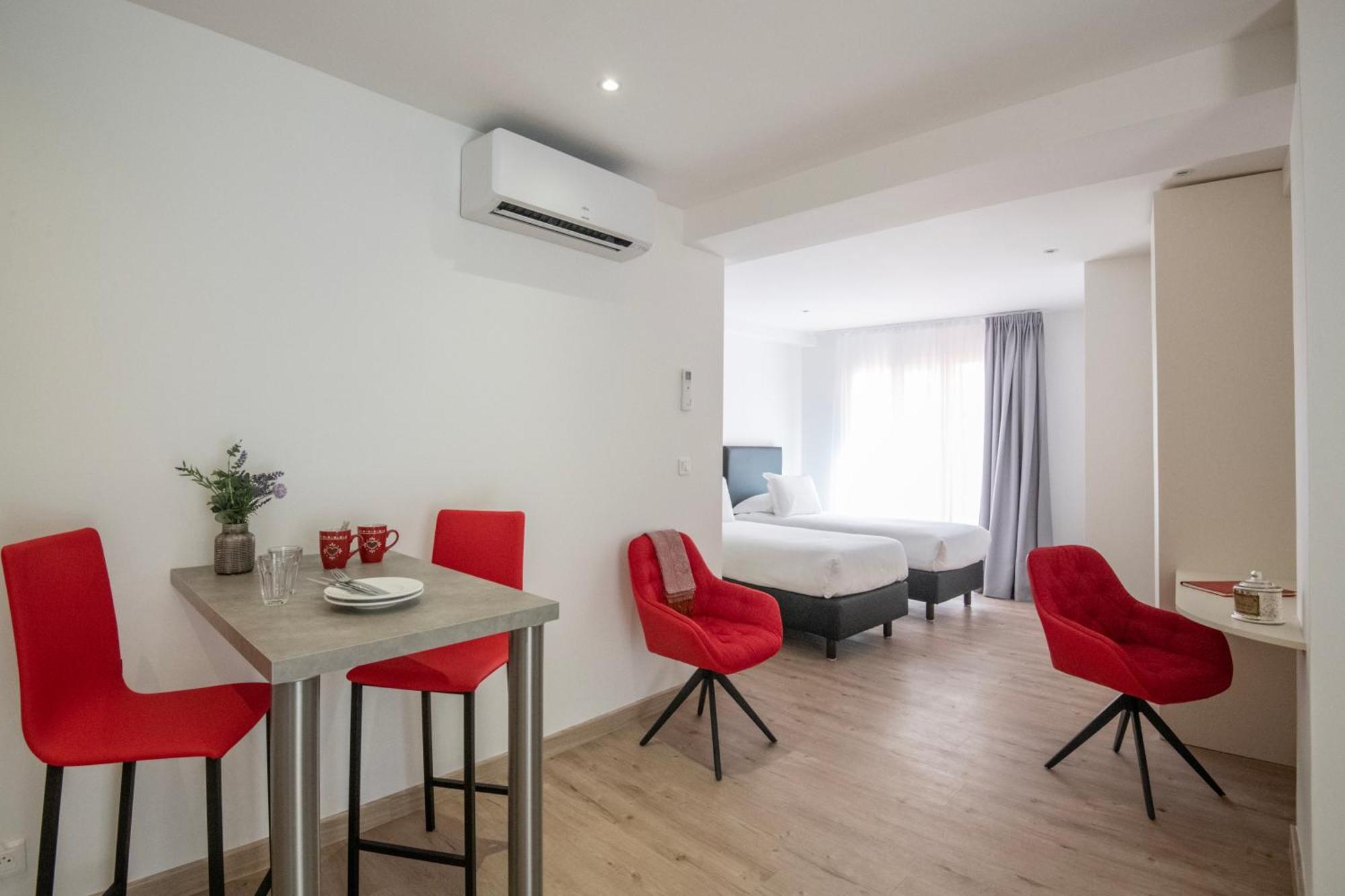 Appartements French Riviera Confidential Centre Ville Juan Les Pins Proche Des Plages Ruang foto