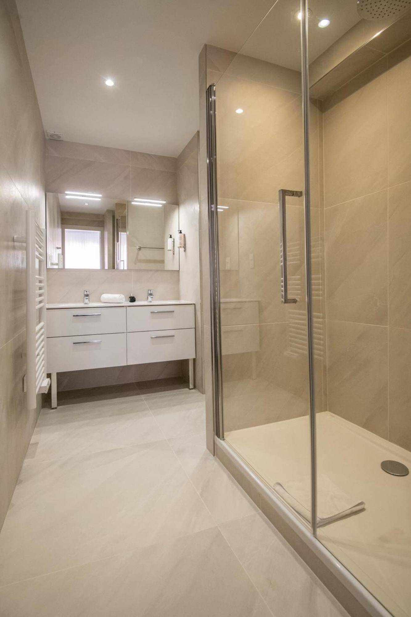 Appartements French Riviera Confidential Centre Ville Juan Les Pins Proche Des Plages Ruang foto
